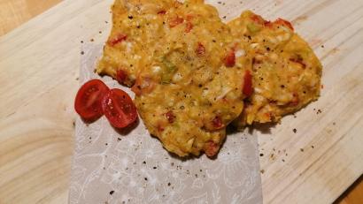 Bild: privat
Die vegetarischen Frischkäse-Pflanzerl von Gertrud März werden im Ofen gebacken.