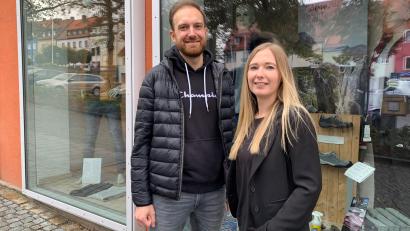 Bild: ck
Fabian und Juliane Lang gründen eine eigene Outdoor-Marke. Mit dem Label "DRASSN" starten die beiden Jungunternehmer in ein neues Kapitel der Firma Lang.