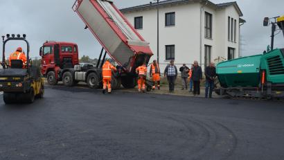 Bild: dob
In Altenstadt entstand in den vergangenen Monaten ein kleines Baugebiet "Nähe Retzstraße". Das Grundstück gehörte der Stadt.