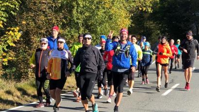 Bild: G. Koller/exb
Die Läufer hatten beim traditionellen Silberhüttenlauf sogar Glück mit dem Wetter.