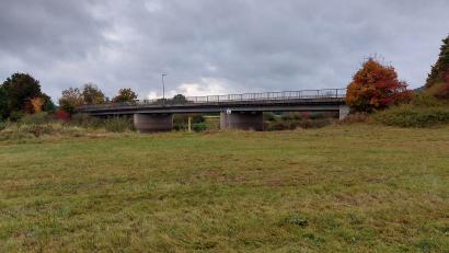 Bild: Lena Geitner/exb 
Die Naabbrücke bei Oberköblitz wird saniert.