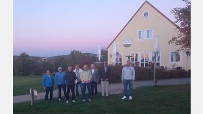 Bild: Golfclub Stiftland/exb
Die erfolgreichsten Teilnehmer beim Herren-Abgolfen, von links Alex Hofmann, Raimund Fischer, Andreas Kunz, Dietmar Rausch, Horst Röder, Thomas Pfletscher, Matthias Golle und Andi Graf.