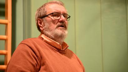 Bild: bey
Gerhard Steiner, neuer Rektor der Zottbachtalschule Pleystein, informiert den Stadtrat über seine Pläne in Sachen Partnerschaft mit der Schule in Bor.