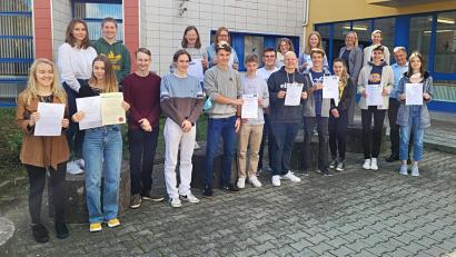 Bild:  Andreas Fröhlich/exb
An Programmen der Begabtenförderung beteiligten sich 18 Schüler des Nabburger Gymnasiums.	Bild: Andreas Fröhlich/exb