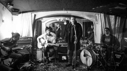 Bild: Andreas Staebler
Schriftsteller Franz Dobler und die Band "Das Hobos"