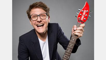 Bild: Bewie Bauer/exb
Bewie Bauer steht im Oktober auf der Bühne und reflektiert in seinem Programm sein Leben mit einer großen Prise Humor.