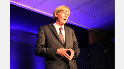 Archivbild: prh
Reiner Kröhnert hat sie alle drauf. In seinem neuen Programm bringt er am 28.Januar 2022 mit Armin Laschet, Donald Trump, Angela Merkel oder Winfried Kretschmann viel Prominenz mit.