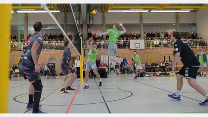 Archivbild: Reiner Fröhlich
Auf Tage wie diese mussten Spieler und Fans des VC Amberg lange warten. Fast genau ein Jahr nach dem coronabedingten Saisonabbruch beginnt am Sonntag die neue Runde in der Regionalliga. Zu Gast im Heimspiel in der Luitpoldschulhalle ist der TB Regenstauf.