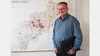 Bild: bl
Andreas Wittmann ist seit 1. Oktober Verwaltungseiter in Wernberg-Köblitz und freut sich, hier eine neue Mitte zwischen Wohnort und Wurzeln gefunden zu haben.