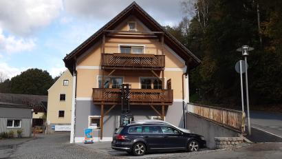 Bild: Lowak
Die Windischeschenbacher Geschäftswelt bekommt Zuwachs. In der Neuhauser Straße eröffnet ein Schmuckladen.