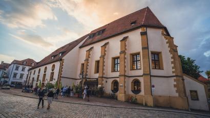 Bild: Jonas Würdinger/exb
Im Stadttheater Amberg gilt ab 22. Oktober die "3G-plus-Regel": Zutritt haben dann nur noch Geimpfte, Genesene und Besucher mit aktuellem PCR-Test. Damit entfällt die Maskenpflicht.