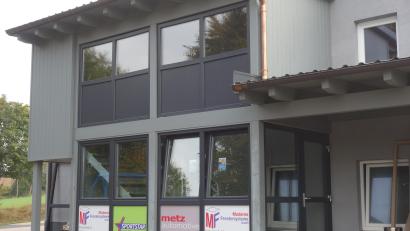 Bild: tra
Viel getan hat sich bei der DJK Ensdorf während der Corona-Zeit auf dem Bausektor, wie der Anbau mit Treppe von den Umkleidekabinen zum Gymnastikraum