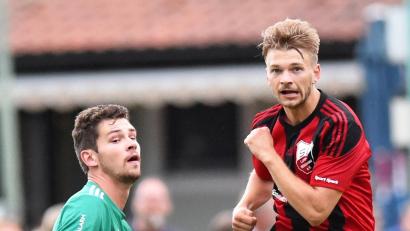 Bild: af
Michael Gleissner (rechts, SC Luhe-Wildenau) als Sieger im Kopfballduell.