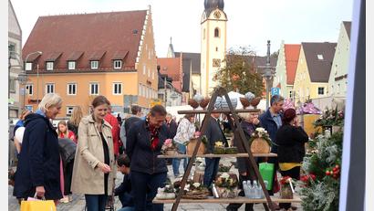 Archivbild: Hirsch
Am Sonntag, 24. Oktober, ist wieder "Kirchweih-Markt" auf dem Schwandorfer Marktplatz.