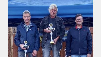 Bild: A. Schwarzmeier
Die Wiesauer Hansi Walter und Heinz Neumeier feierten einen Doppelsieg beim AC Bad Kötzting.