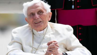 Bild: Sven Hoppe
Papst Benedikt XVI. Foto: Sven Hoppe/dpa-Pool/dpa/Archivbild