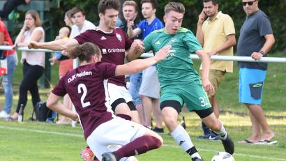 Bild: gb
Das Saisonauftaktspiel der Kreisliga Nord entschied die DJK Weiden knapp mit 1:0 für sich. Nimmt der FC Weiden-Ost zum Rückrundenstart Revanche?