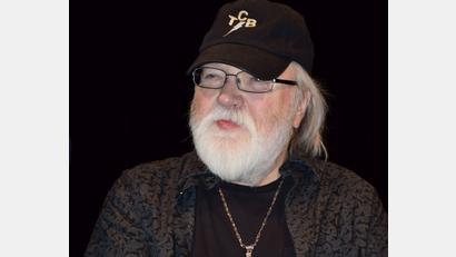 Bild: Houschka
Ronnie Tutt, aufgenommen 2016 im Amberger Hotel Drahthammer Schlößl. Der in Texas geborene Musiker zählte weltweit zu den besten Schlagzeugern.