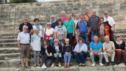 Bild: jzk
Auf den Stufen des römischen Theaters im minoischen Palast in Phaistos versammelte sich die Reisegruppe zu einem Gruppenfoto.