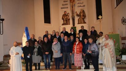 Bild: Astrid Ermer/exb
11 Ehepaare konnten in der Pfarrei St. Konrad ein Ehejubiläum feiern.