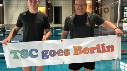 Bild: rbg
Tirschenreuths Hoffnungsträger Fynn Legat (links, mit TSC-Trainer German Helgert) startet bei den deutschen Jugendmeisterschaften in Berlin über 50 und 100 Meter Brust.