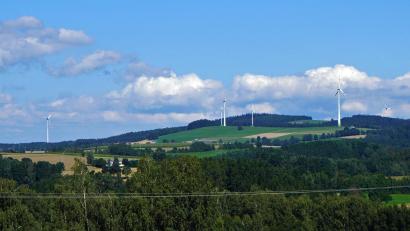Bild: Eger
Bei Bärnau stehen acht Windräder. Vier Anlagen sind am Ahornberg und am Stöberlhof geplant. Der Baubeginn ist für 2022 vorgesehen.