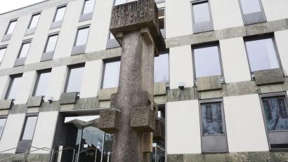 Archivbild: Gabi schönberger
Die große Strafkammer des Landgerichts Weiden sah den bandenmäßigen Rauschgifthandel von drei Männern aus dem Landkreis Neustadt/WN und einem Deutsch-Tschechen als erwiesen an. Nun müssen die Verurteilten lange Haftstrafen absitzen.