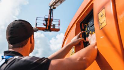 Bild: Mietservice Süß/exb
Arbeiten in großen Höhen: Mit seinen Bühnen hat sich Mietservice Süß einen Namen gemacht.