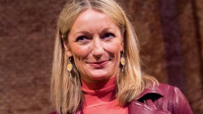 Bild:  Lino Mirgeler/dpa
Monika Gruber.