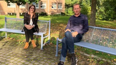 Bild: Bernhard Krebs/exb 
Laura Broening unterstützt in Lindenlohe den Geschäftsführer der Asklepios-Klinik, Daniel Weiß.