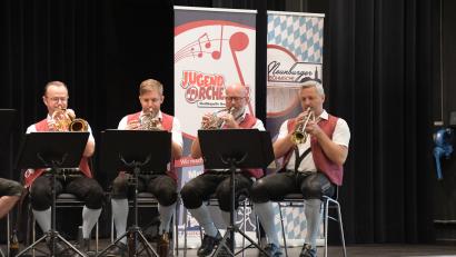 Bild: Agnes Jonas/exb
In verschiedenen Formationen bereitete die Stadtkapelle Neunburg den Gästen einen unterhaltsamen Nachmittag.