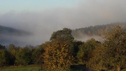 Bild: dob
Die aufsteigenden Nebelschwaden tauchen die Landschaft in eine außergewöhnliche Stimmung.