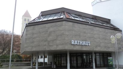 Archivbild: ksi
Der Weihnachtsmarkt wird heuer zwischen Rathaus und Kirche stattfinden.