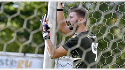 Archivbild: Ziegler
Der Neukirchener Torhüter Petr Fillinger wird gut zu tun bekommen, wenn der Tabellenzweite 1. FC Rieden aufkreuzt.