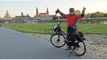 Bild: Susanne Hiller/exb
Ankunft in Dresden: Susanne Hiller hat die 700 Kilometer des Elberadwegs von Cuxhafen bis nach Dresden geschafft.