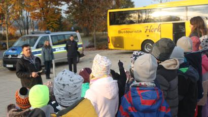 Bild: Heidi Neidl/exb 
Grundschule Fensterbach: Es ging um Sicherheit rund um den Schulbus.