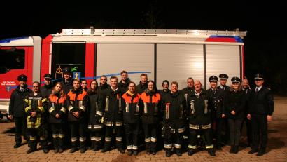 Bild: wfw
Die Teilnehmer aus Kemnath am Buchberg, Holzhammer und Neuersdorf nach der erfolgreichen Abnahme des Leistungsabzeichens Technische Hilfeleistung.