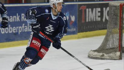 Archivbild: gb
Die Blue Devils verloren am Sonntag in Memmingen mit 4:5 nach Penaltyschießen. Tomas Rubes erzielte in der regulären Spielzeit zwei Tore. Im Penaltyschießen traf der Tscheche drei Mal, den vierten Penalty vergab Rubes.