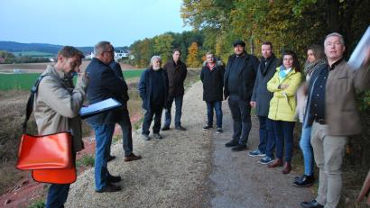 Bild: gsp
An der ersten Station ging es um den Hochwasserschutz in Ammersricht.