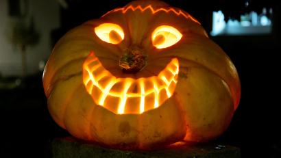 Symbolbild: zg
Einen Halloween-Kürbis gab es für eine Ambergerin (18) nicht. Stattdessen bekam sie eine Dusche.