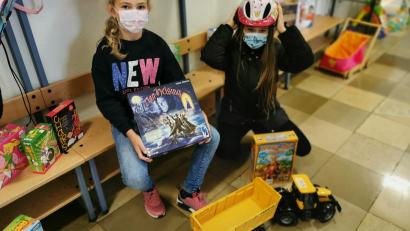 Bild: gz
Das umfangreiche Spieleangebot interessierte auch Teresa (8, links) und Sophie (11).