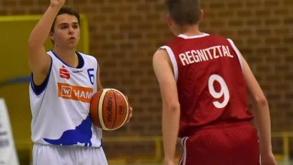 Bild: af
Jonathan Pausch (links) erzielte bei der Niederlage gegen die BG Regnitztal zwölf Punkte für die Hamm Baskets.
