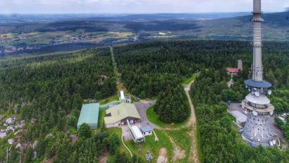 Archivbild: Nils Katzenstein/fph
Die Seilbahn auf der Nordseite des Ochsenkopfs soll als erste erneuert werden. Gerüchte, dass die Kosten viel höher ausfallen als geplant, wollte Landrat Florian Wiedemann gestern nicht bestätigen.