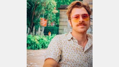 Bild: lhö
Lukas Höllerer hat Sonnenbrille und Sommerhemd rausgekramt, jetzt kann es losgehen mit den ersten Konzerten.