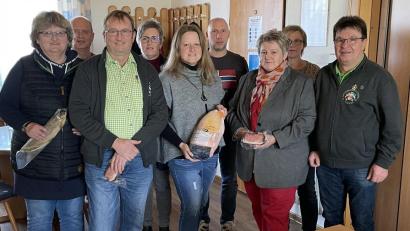 Bild: exb
Schmackhafte Preise sicherten sich die Teilnehmer am Kirwaschießen.