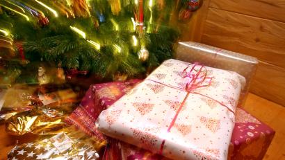 Symbolbild: Karl-Josef Hildenbrand/dpa
Ein Gefühl von Weihnachten sollen auch die Ärmsten dieser Welt haben können.
