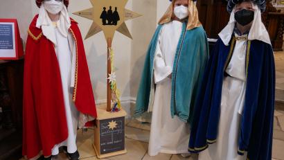 Bild: hmr
Auf seiner Reise durch das Bistum Regensburg machte der Staffelstern der Sternsinger-Organisation Zwischenstation in der Basilika.