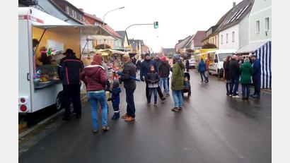 Bild: fpoz
Der Martinimarkt in Waldershof war gut besucht.