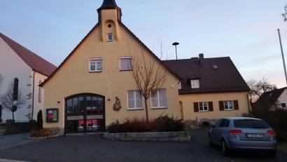 Bild: Gemeinde Krummennaab/exb
Im Feuerwehrgebäude in Thumsenreuth wird am Samstag geimpft. Interessierte können sich dorthin mit dem Bus bringen lassen, der alle 15 Minuten fährt.