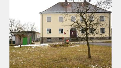 Bild: bey
Der Kindergarten St. Elisbeth platzt aus allen Nähten. Jetzt soll eine Containerlösung für Abhilfe sorgen, bis eine Erweiterungsbau fertig.